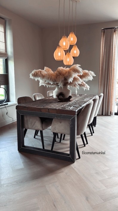 Eettafel Lev