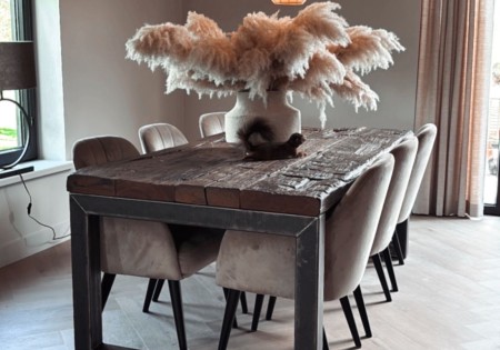 Eettafel Lev