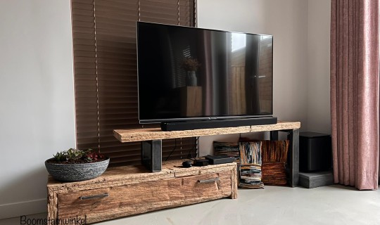 Wat is een tv meubel van oud hout?